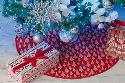 TELO COPRIBASE PER ALBERO IN JUTA ROSSA D.72CM 6DECORI ASS.